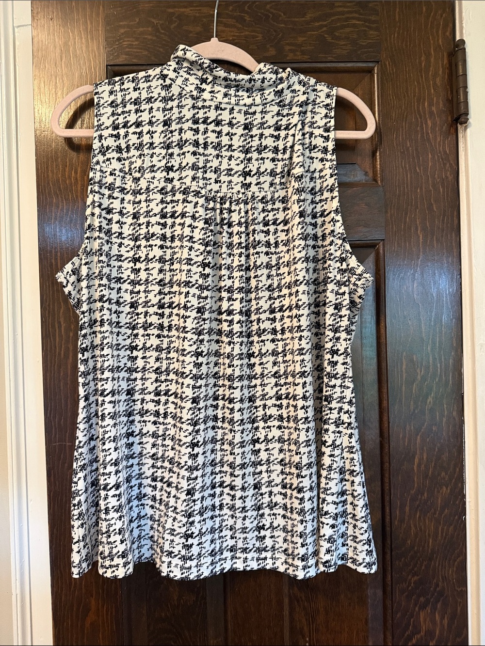 Lane Bryant Black and White Houndstooth Mock Neck Tank